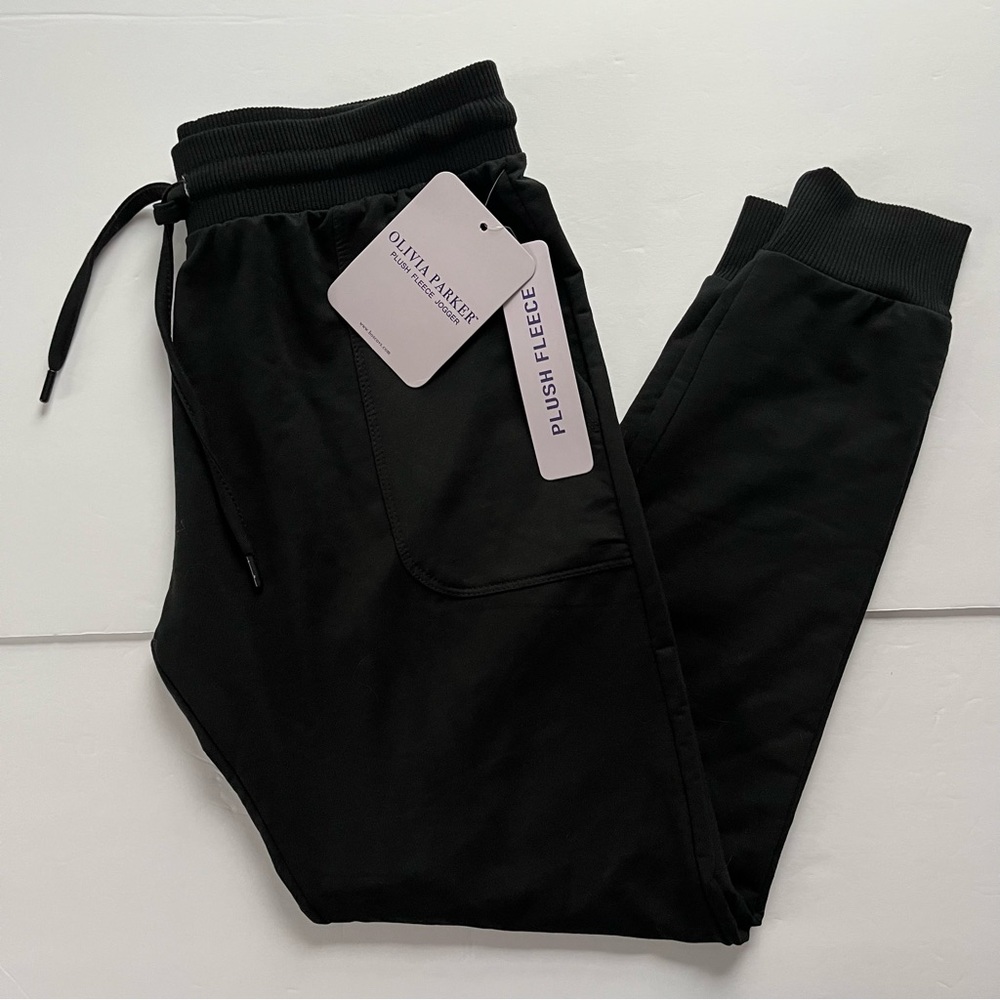 NWT Olivia Parker Black Plush Fleece Joggers